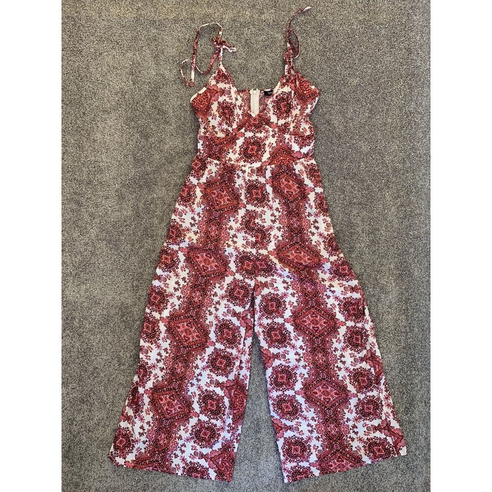 Boohoo Women’s Jumpsuit Size 4 Red White Back Zipper V-Neck Spaghetti Straps GUC - Picture 2 of 11